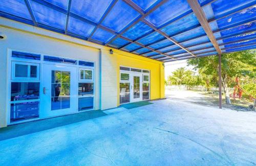 Dongshan House | Cozy An Ti Li Ya Homestay with Pool & Pet-Friendly Vibe