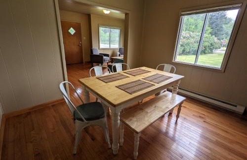 Twisp House | Pet-Friendly Retreat: Discover An Unexpected Twisp