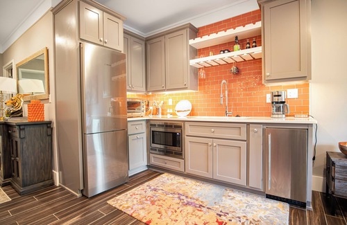 Clemson Apartment | Modern Studio Apartment Steps from Campus with Pool Access