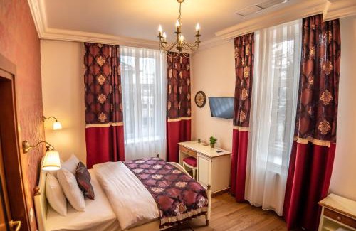 Alba Iulia Bed & Breakfast | Delightful Ana Boutique: Guest Rated 9.8 & Family-Friendly