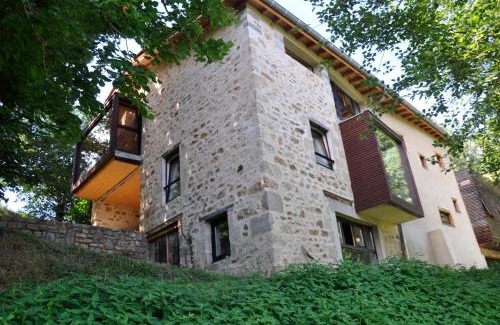 Marat House | Exceptional Stays at Ana'chronique – Family-Friendly Dining