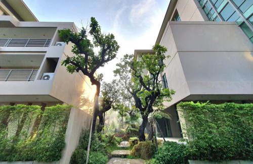 Wat Ket Hotel | Relax at ANA Park Chiang Mai: 4-Star Elegance & Poolside Fun