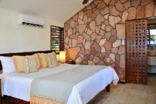Zona Hotelera Hotel | Elegant Ana y Jose Hotel & Beach Club Tulum with Ocean Views