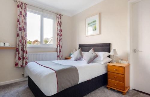 Maenporth Hotel | Experience Anacapri: 5-Star Hotel with High Guest Ratings