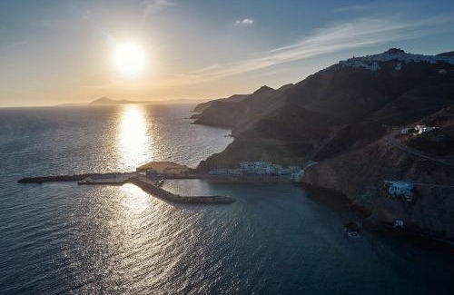 Anafi Hotel | Scenic Anafi Drops Mare with Oceanfront Views & Family-Friendly