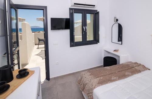 Anafi Hotel | Scenic Anafi Drops Mare with Oceanfront Views & Family-Friendly