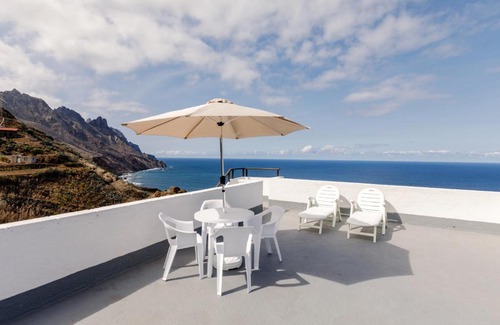 Santa Cruz de Tenerife Apartment | Scenic Anaga Ocean Views: Mountain & Beach Family Retreat