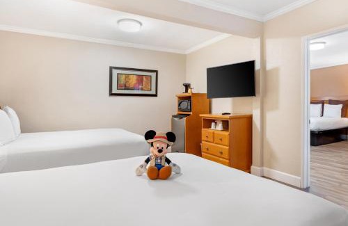 Anaheim Resort Hotel | Experience Comfort at Anaheim Islander Inn and Suites