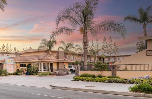 Anaheim Resort Hotel | Experience Comfort at Anaheim Islander Inn and Suites