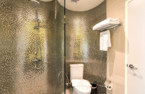 Pratunam Hotel | Discover Anajak Bangkok Hotel: Guest Rated 9.2 with Pool