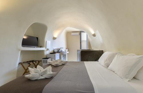 Fira Hotel | Anaktos Cave Houses