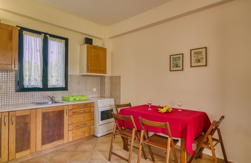 Andravida-Kyllini House | Beachfront Analipsi Villas: Family-Friendly Ocean Views