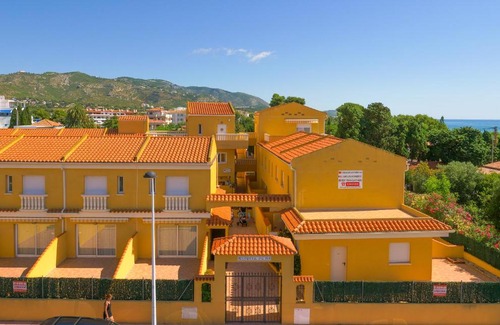 Alcossebre Apartment | Oceanfront Relaxation at Anamar Kione Rentals
