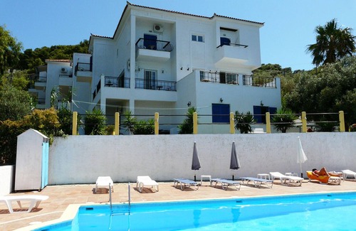Skiathos Hotel | Discover Anamar Skiathos: Family-Friendly with Pool & Breakfast