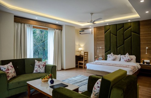 Manali Hotel | Explore Anand Vardhan Resorts: 4-Star Comfort & Spa Retreat