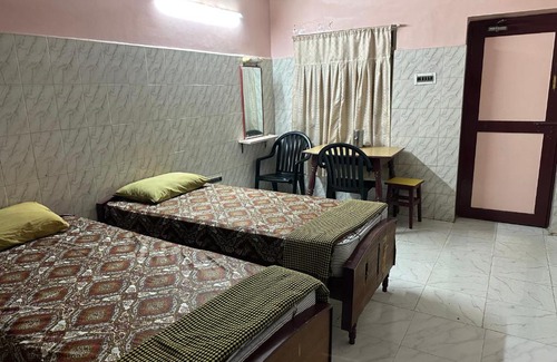 Vriddhachalam Hotel | Cozy Ananda Lodge: Family-Friendly with Breakfast Included