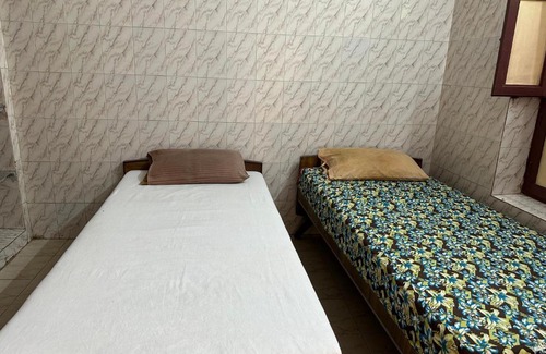 Vriddhachalam Hotel | Cozy Ananda Lodge: Family-Friendly with Breakfast Included