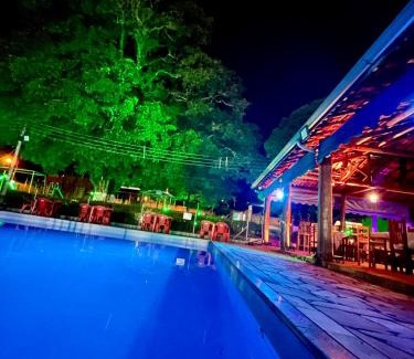 Sao Pedro Hotel | Relax at Ananda Pousada Chalé with Oceanfront Amenities