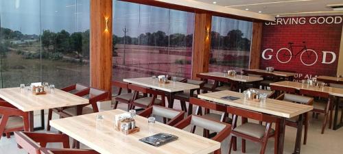 Varanasi Hotel | Budget-Friendly Stay at Anandam with Family Amenities
