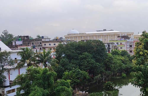 Bodh Gaya House | Cozy Anandshree Guest House with Hot Tub & Child-Friendly Amenities