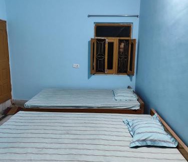 Bodh Gaya House | Cozy Anandshree Guest House with Hot Tub & Child-Friendly Amenities