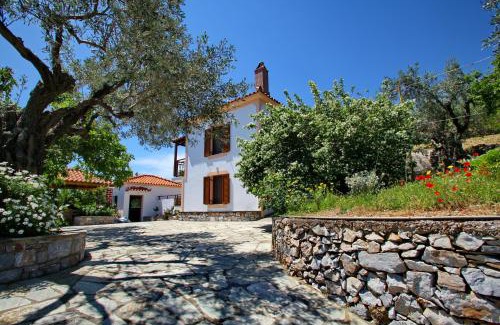 Skopelos Town House | Cozy Anania Cottage: Pet and Child Friendly Retreat