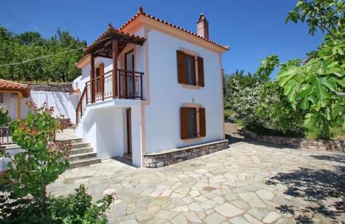 Skopelos Town House | Cozy Anania Cottage: Pet and Child Friendly Retreat
