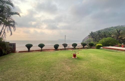 Ratnagiri Bed & Breakfast | Cozy Anant Beach Villa - Pet and Child Friendly Retreat