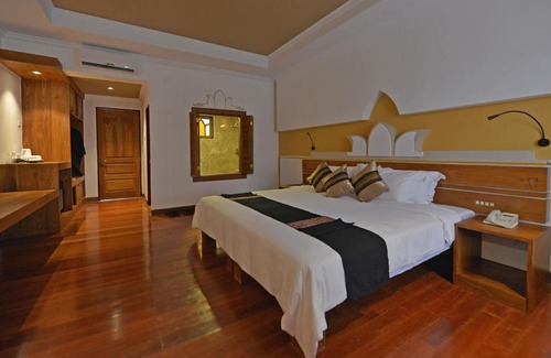 Nga Phe Chaung Hotel | Experience Ananta Inlay Resort: Family-Friendly Retreat