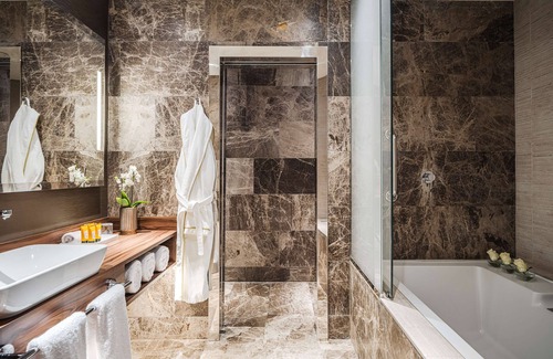 Erzsebetvaros Hotel | Elegant Anantara New York Palace Budapest - 5-Star Luxury Stay