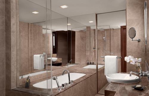 Samre Resort | Unforgettable Stay at Anantara Riverside Bangkok Resort