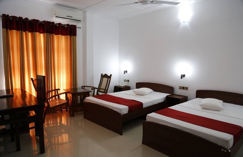 Vavuniya Hotel | Discover Ananthi Hotels: Family-Friendly with Pool & Dining