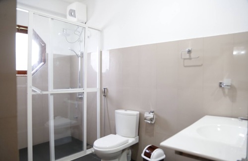 Vavuniya Hotel | Discover Ananthi Hotels: Family-Friendly with Pool & Dining