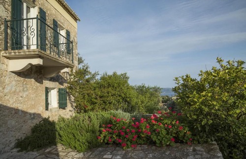 Tselendata House | Ocean View Comfort at Anapama: Family-Friendly Retreat