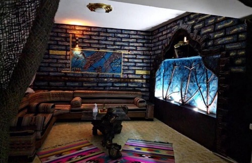 Wadi Musa House | Family-Friendly Retreat: Anas House Basic Triple Room