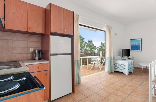 Ieromonachos House | Oceanfront Anassa Mare Villas & Residences: Family-Friendly Stay