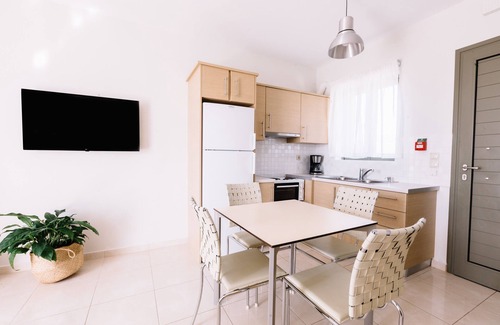Nea Tirintha House | Discover Anassia Villas: Ocean View with Pool & Breakfast