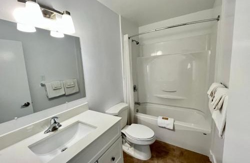 Prince George Hotel | Comfortable Anavada Inn & Suites: Family & Pet Friendly