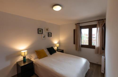 Formigal Apartment | Pet-Friendly Anayet Hotel at Plaza del Reloj, Formigal