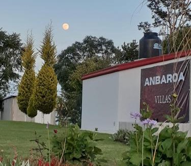 Espanita Cabin | Discover Anbaroa Villas: Guest Rated 10/10 with Breakfast