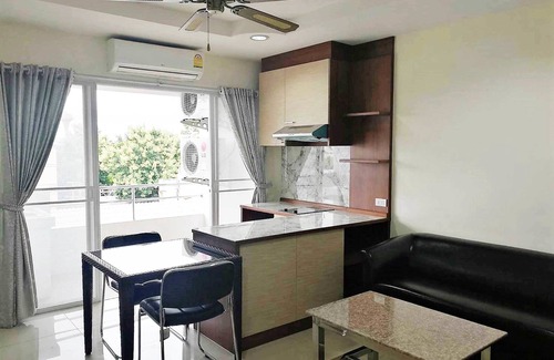 Chang Phueak House | Relax at Anchan 2 Apartments with Spa and Kitchen Access
