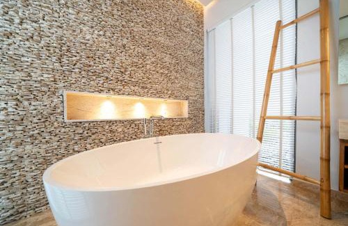 Thep Kasattri Villa | Anchan Bangtao 4 Bedroom Pool Luxury Courtyard Villa