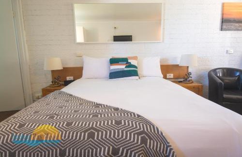 Greenwell Point Hotel | Accessible Family Retreat at Anchor Bay Motel – Rated 9/10