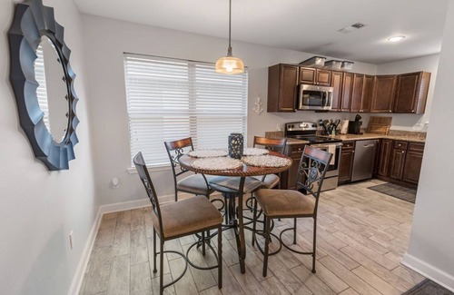 Downtown House | Anchor Bungalow 3-bedroom house with AC, WiFi in peaceful Pensacola