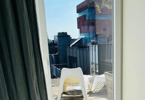 De Kaaien Apartment | Experience the Unique MAS Apartment with Spectacular Views