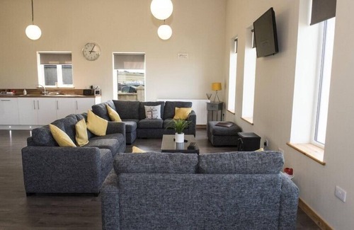 Knockaird Cottage | ANCHOR, pet friendly, with a garden in Ness, Isle Of Lewis