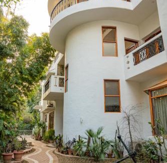 Kishangarh Bed & Breakfast | Discover Anchorage 42: Pet-Friendly with Exceptional Amenities