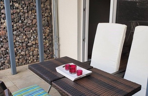 Wismar Apartment | Cozy Anchorage Getaway with Ocean Views and Family Amenities
