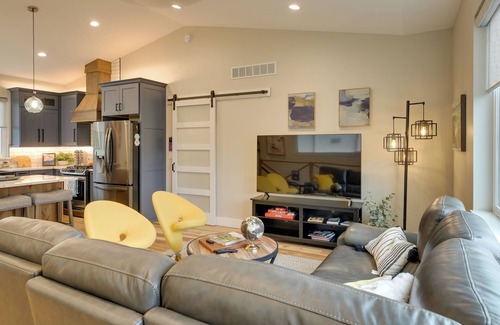Sand Lake Apartment | Scenic Anchorage Apartment with Spa & Kitchen, Near Airport