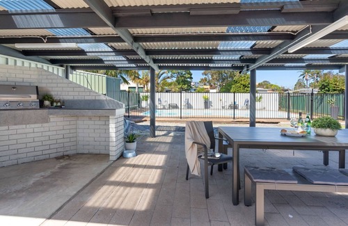 Greenwell Point House | Relax at Anchorage: Swim, Boat, and Enjoy Family Fun